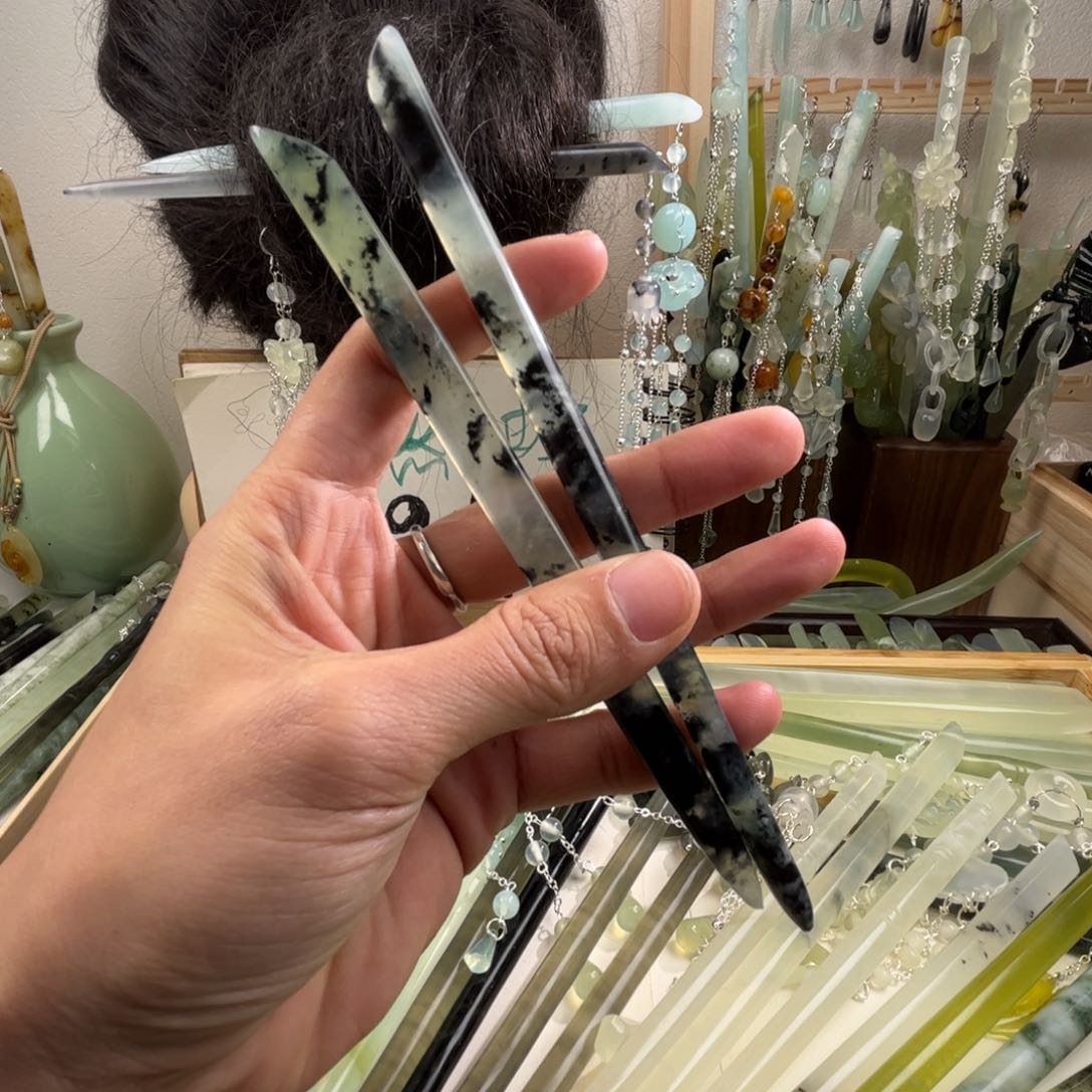 蛇纹石玉发饰未镶嵌长度16以上，2支