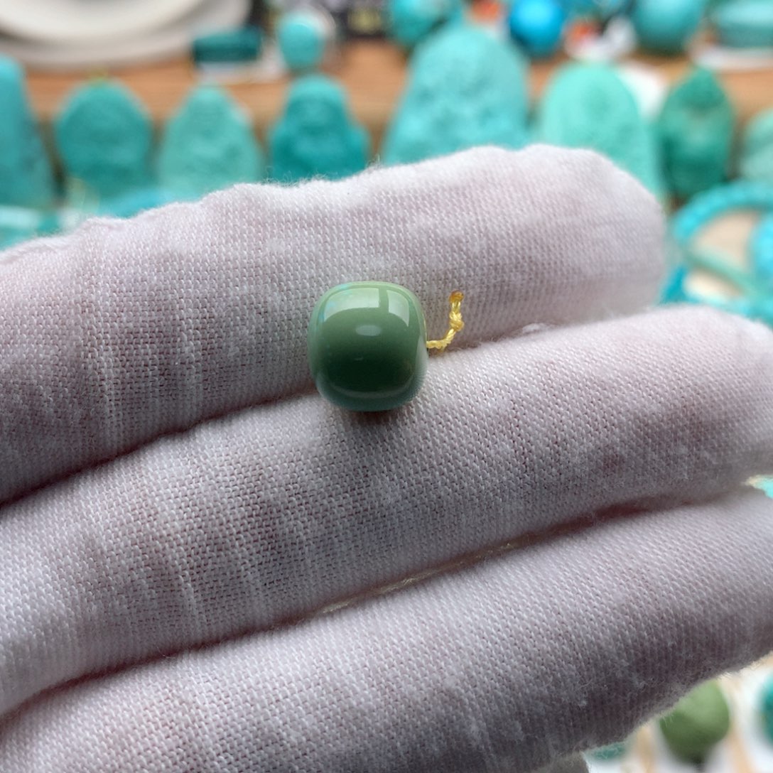 绿松石颈饰未镶嵌