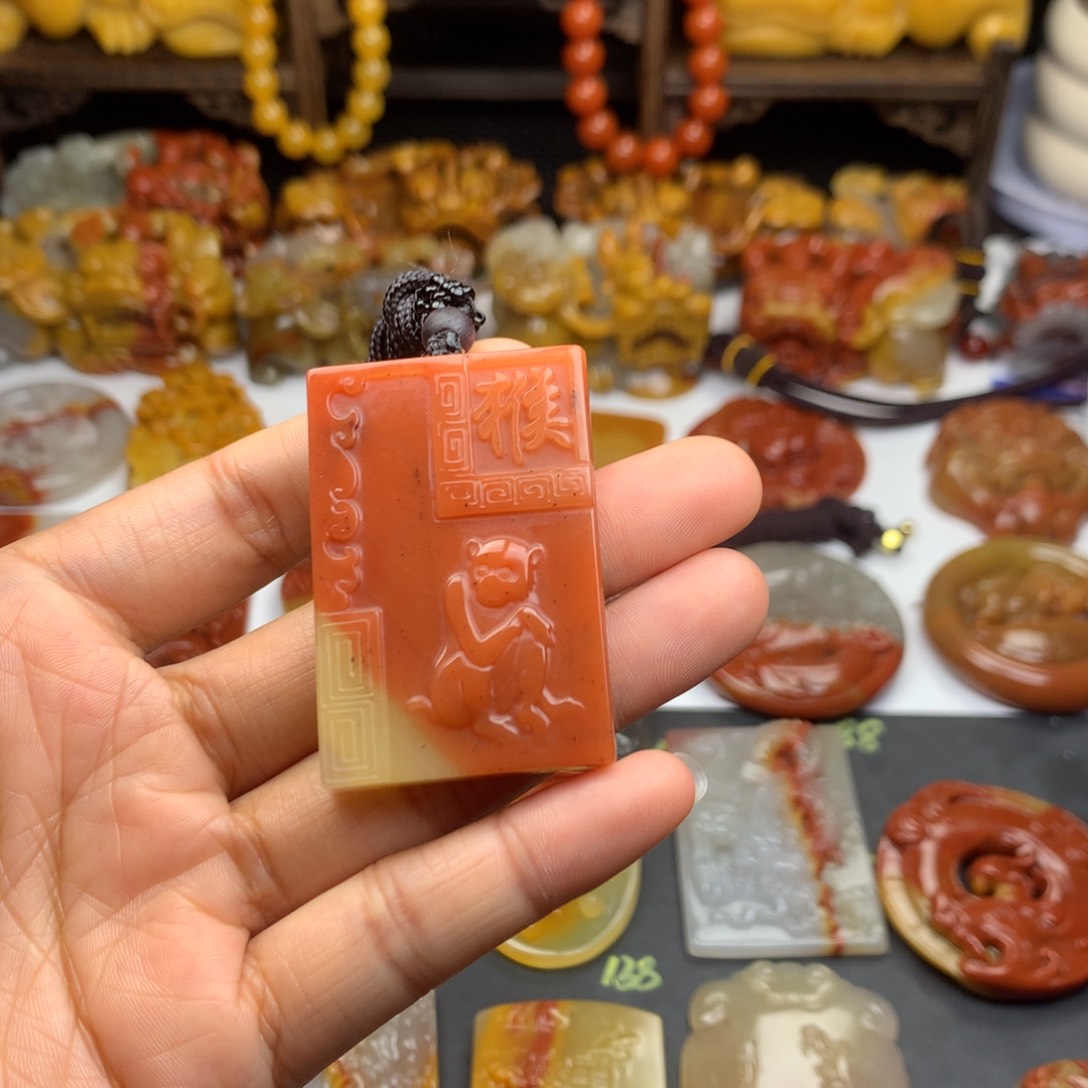 石英质玉（黄龙玉）挂件未镶嵌