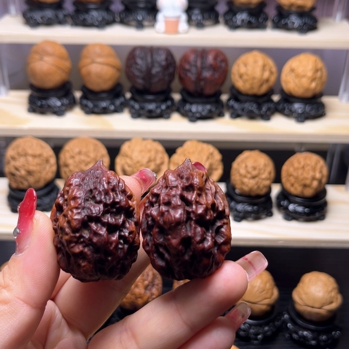 文玩核桃吊坠16w上古蛤蟆头40尺