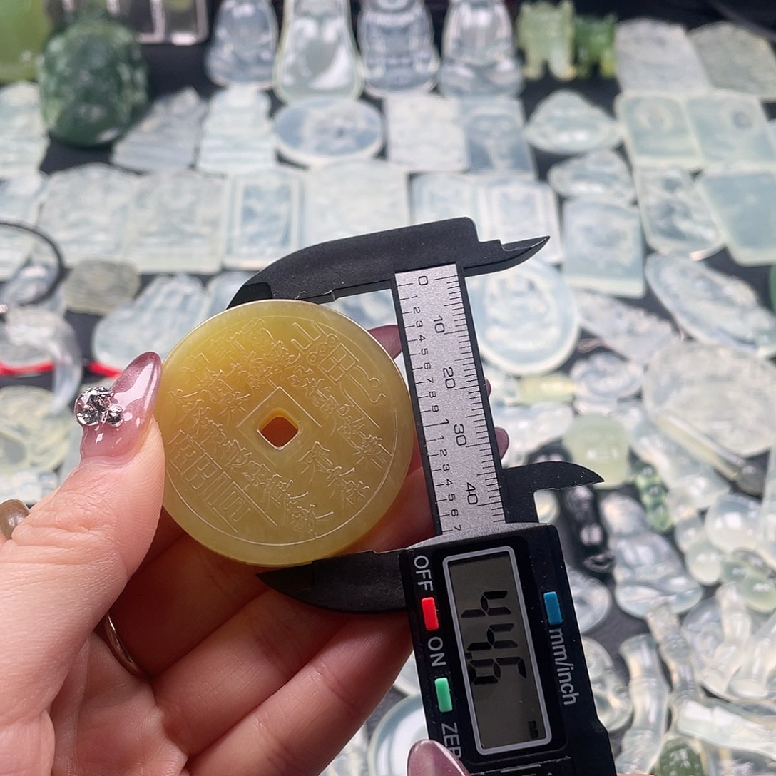 蛇纹石玉吊坠(赠链)未镶嵌