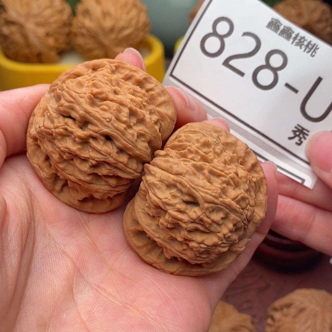 文玩核桃把件白狮43