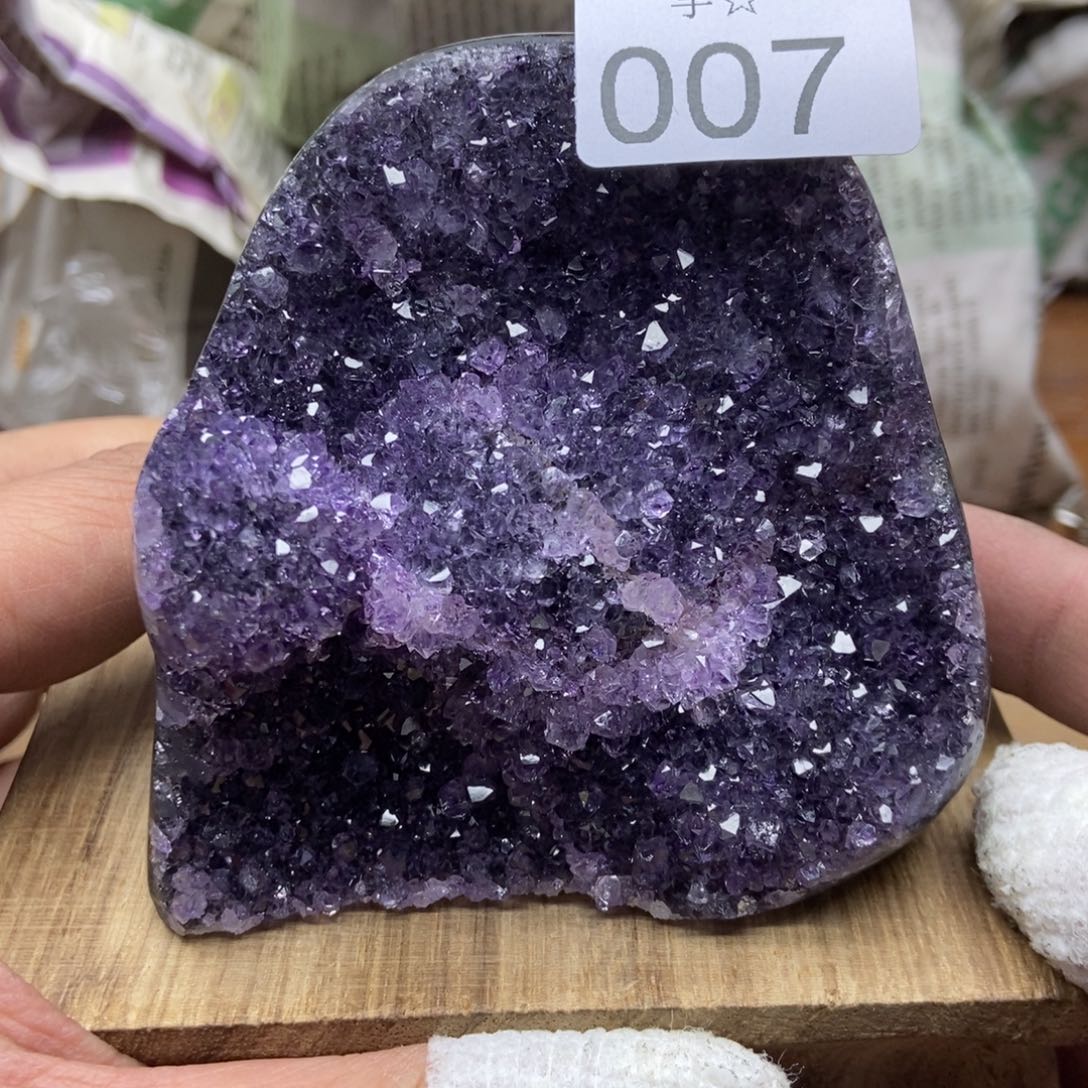 紫晶天然水晶摆件未镶嵌