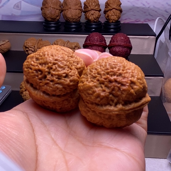 文玩核桃把件古树蚂蚁开背金蟾王78