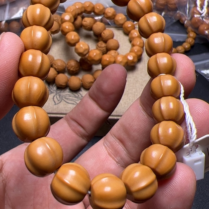 猴头核桃手串卡罗拉