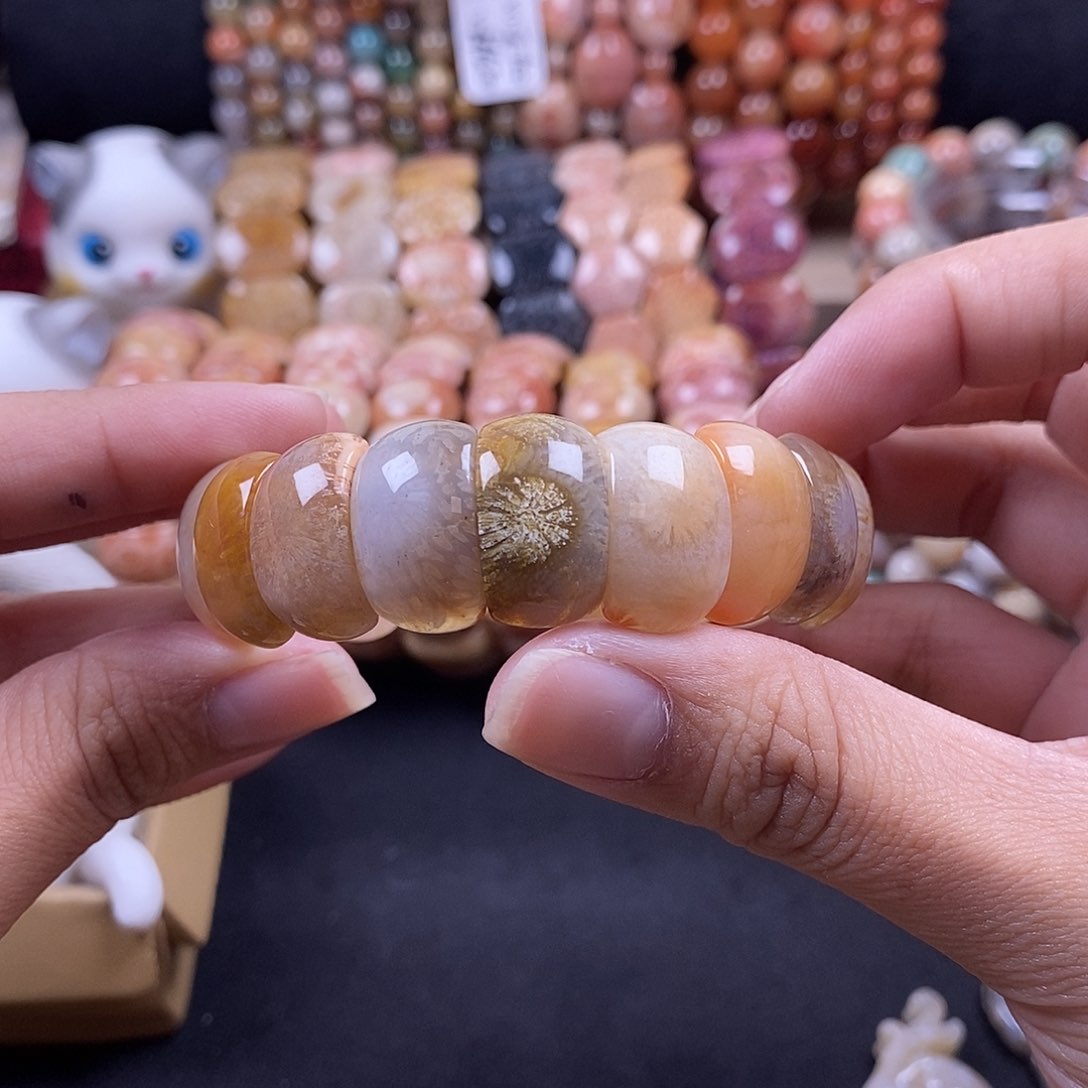 过***客硅化珊瑚（珊瑚玉）手牌未镶嵌