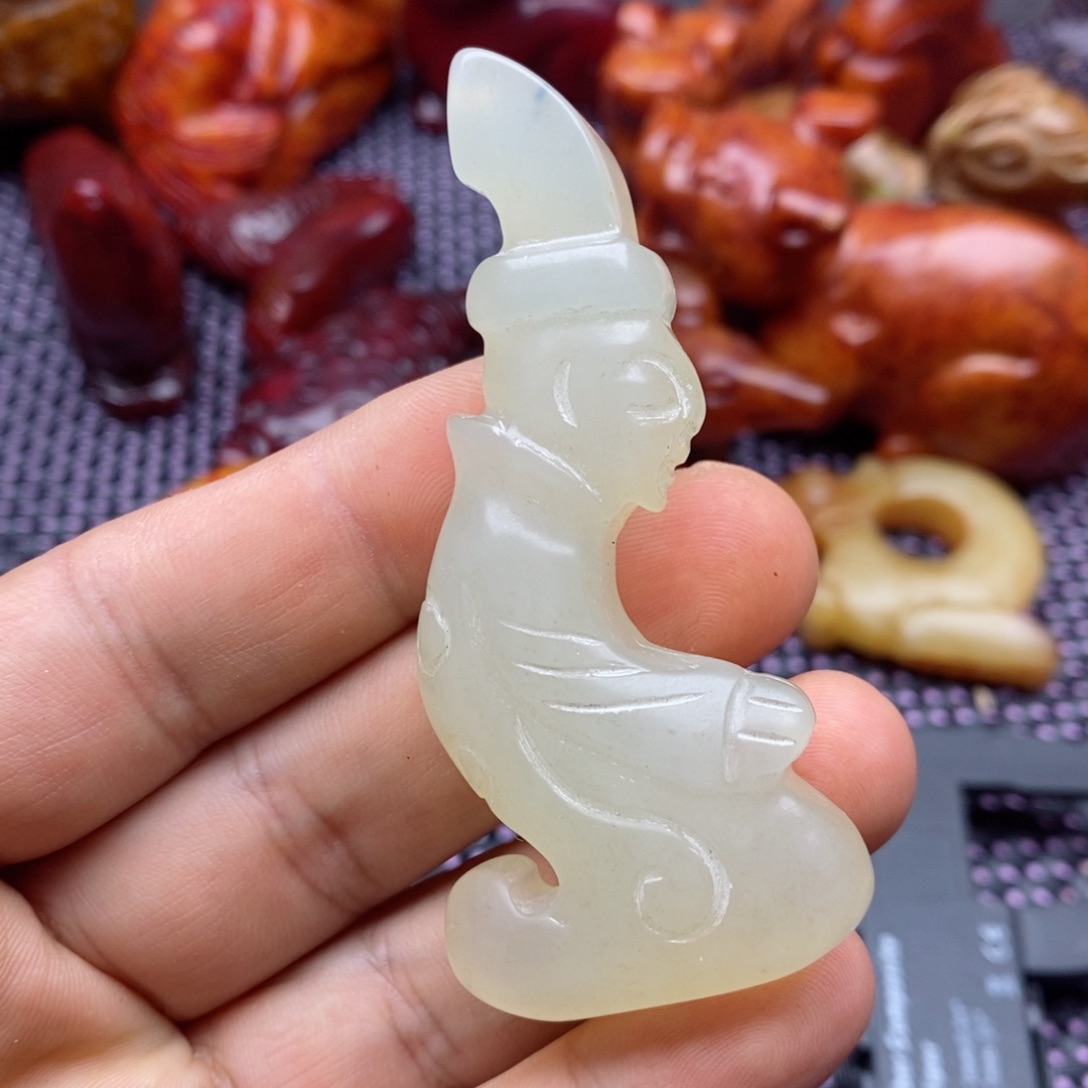 蛇纹石玉颈饰未镶嵌