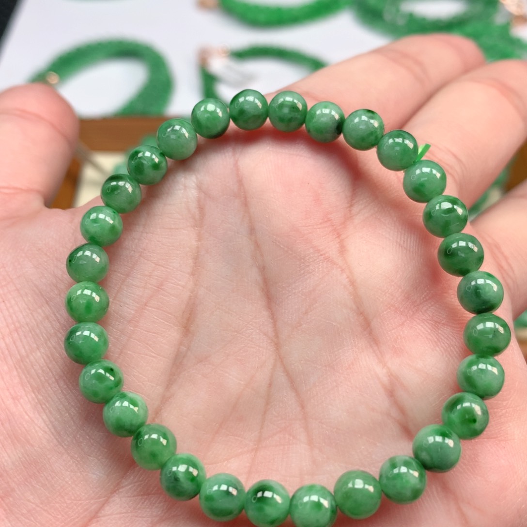 翡翠手链未镶嵌翡翠