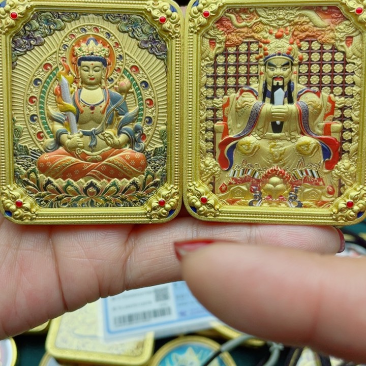 吊坠A***?唐卡他饿啦他饿啦