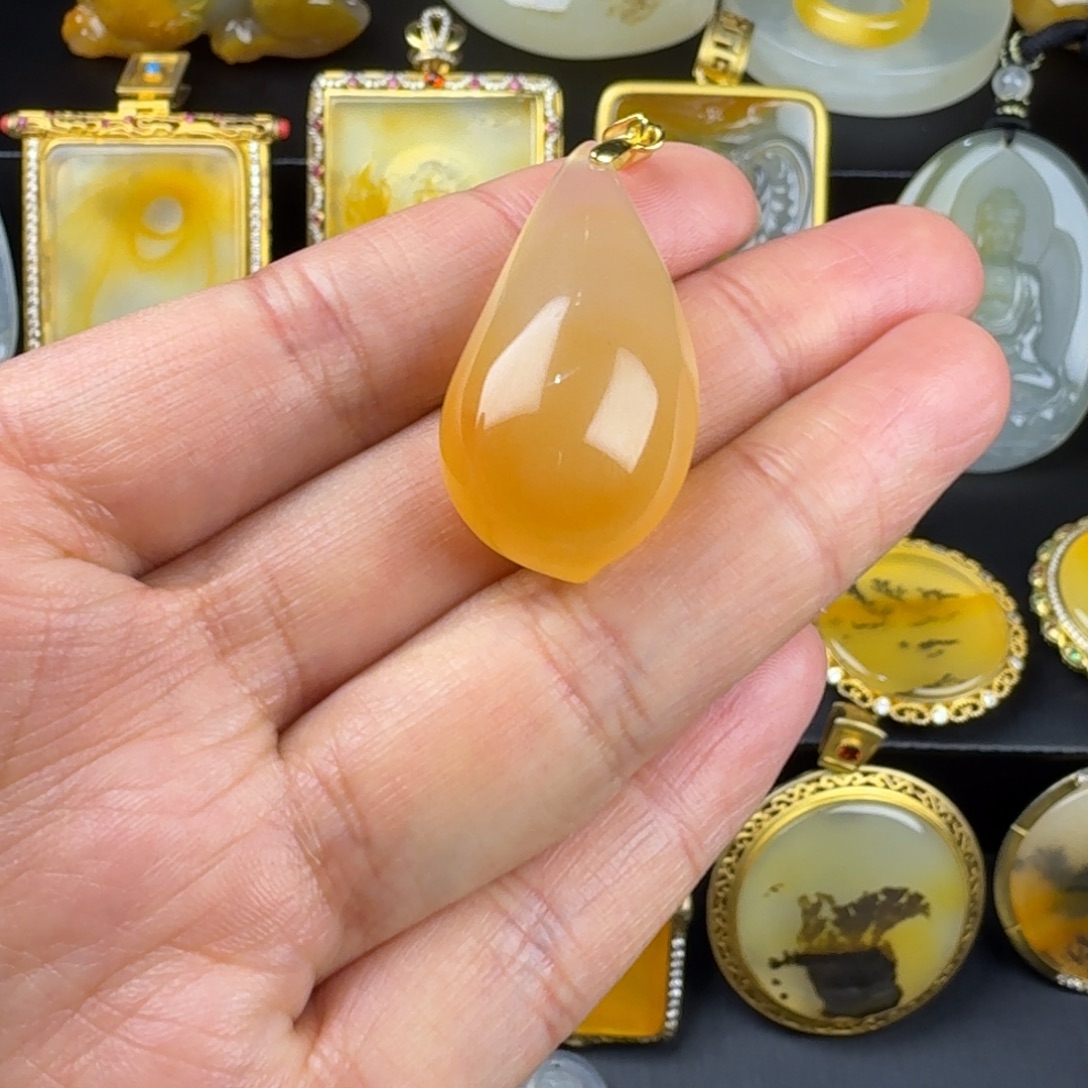 石英质玉（黄龙玉）合金颈饰