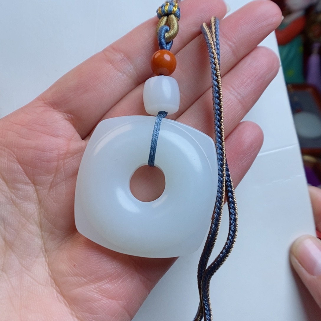 和田玉颈饰未镶嵌新疆白玉