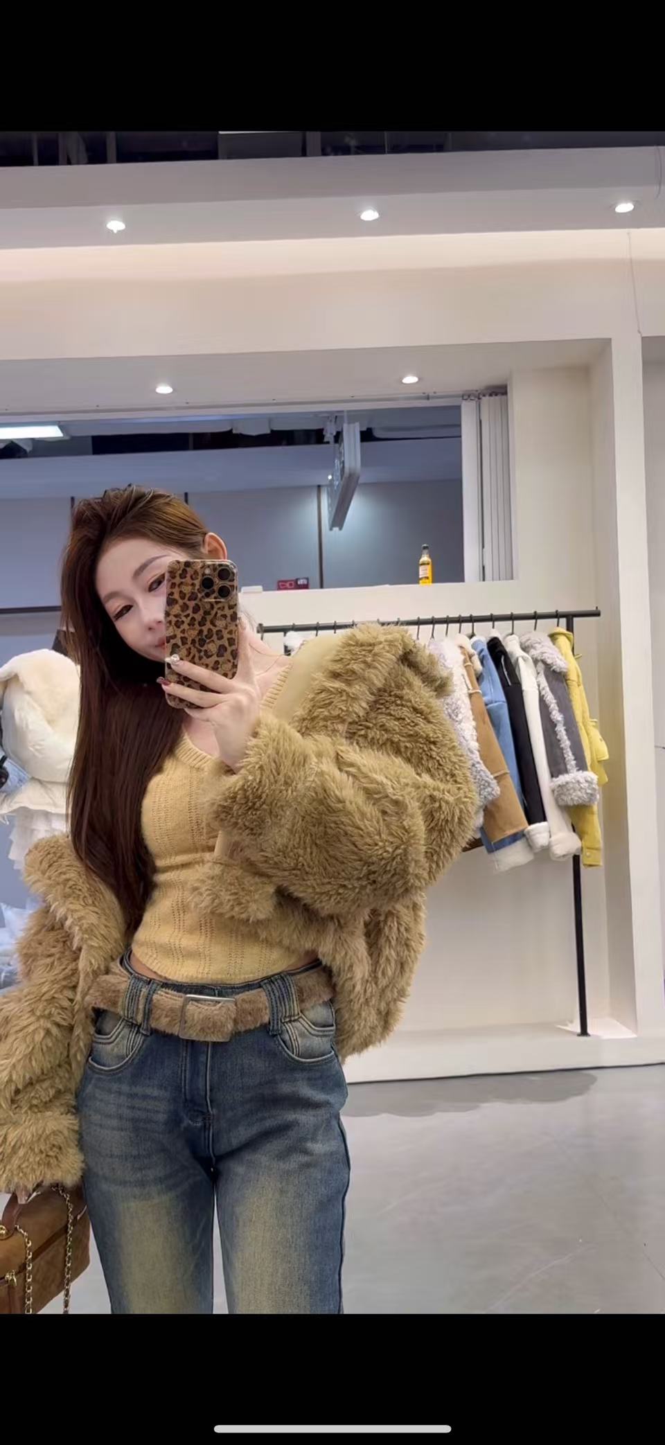 悠悠 泡菜冬季新款时髦百搭显瘦加厚保暖连帽毛毛一体外套