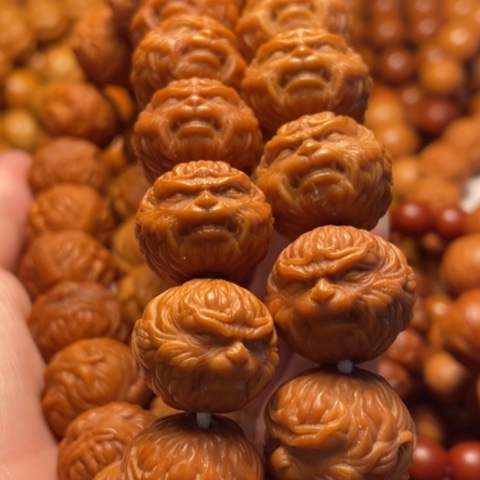 猴头核桃手串红****?舞台