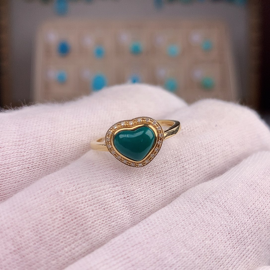 绿松石戒指18K金镶嵌