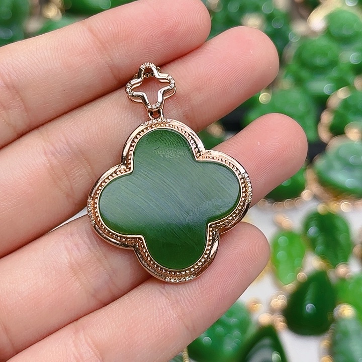 和田玉（碧玉）颈饰18K金镶嵌