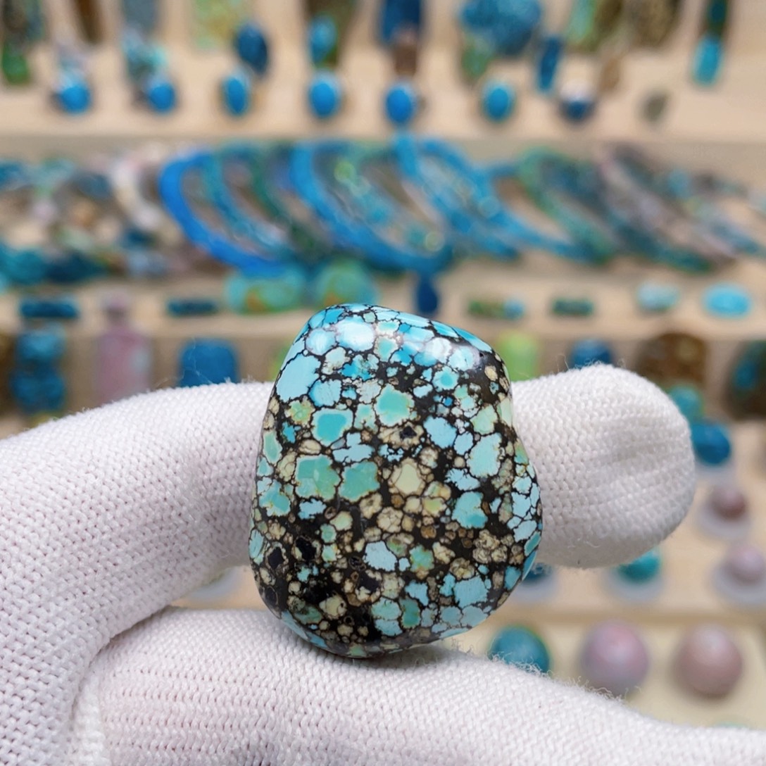 绿松石未镶嵌珠宝奇石