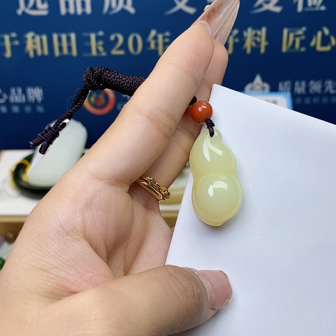 颈饰未镶嵌和田玉sj