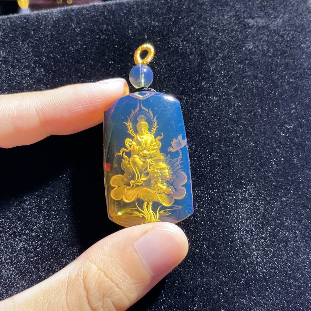 未镶嵌颈饰琥珀蓝珀文殊菩萨阴雕吊坠
