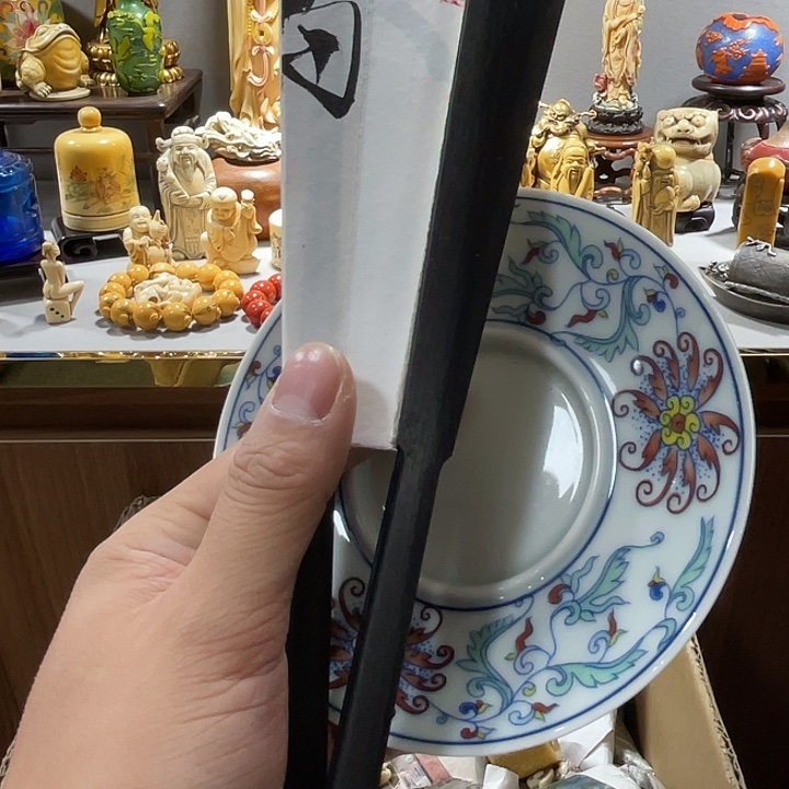 瓷片精致雕刻工艺品