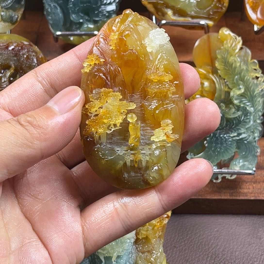 蛇纹石玉未镶嵌颈饰猫*姨