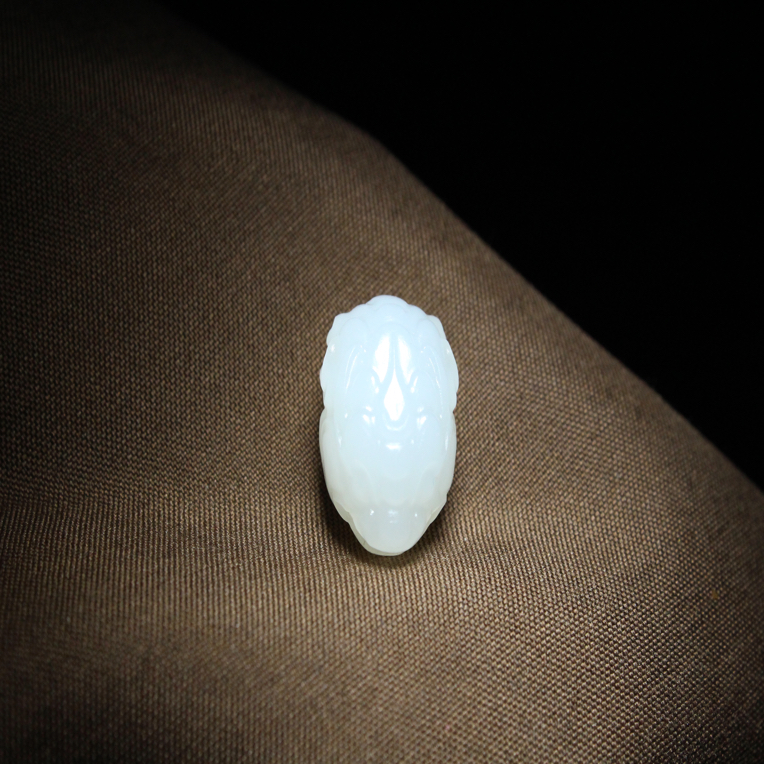 天然和田玉白玉兽面三通配饰 一级白 对孔12/18/11.5mm 重3.82g