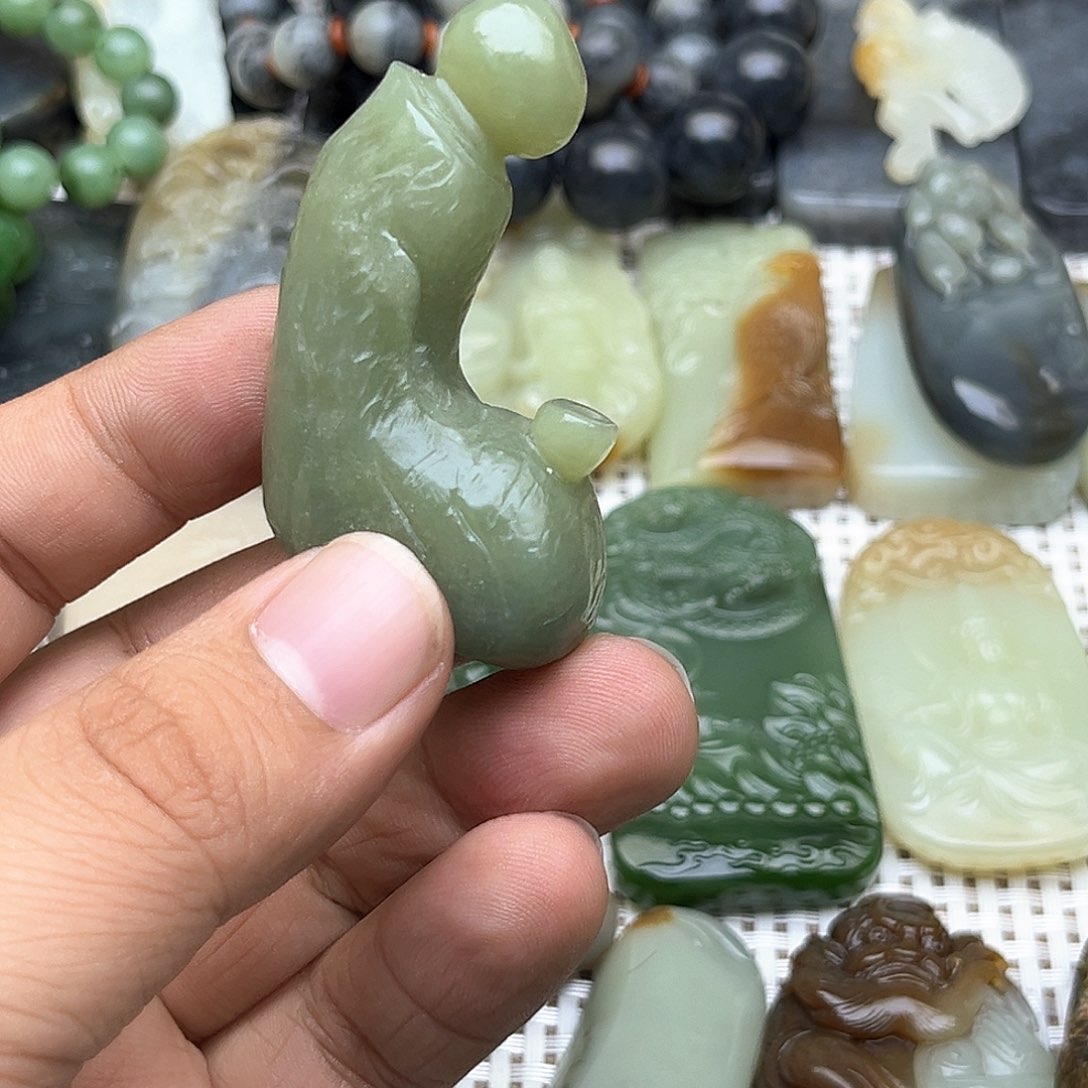 和田玉挂件未镶嵌