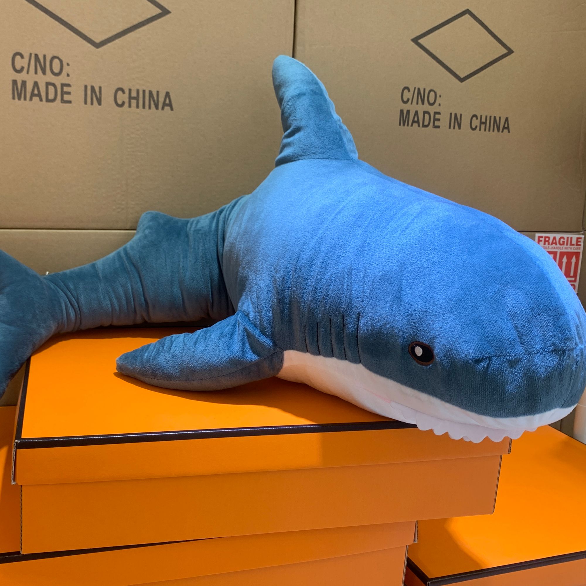 主播补贴鲨鱼毛绒玩偶