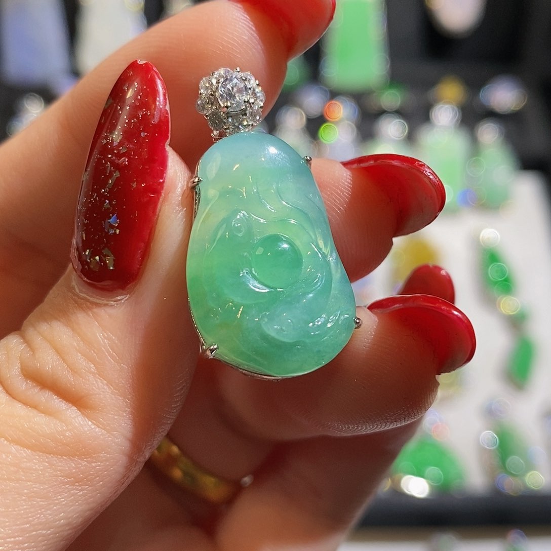 翡翠颈饰银S925镶嵌天然翡翠