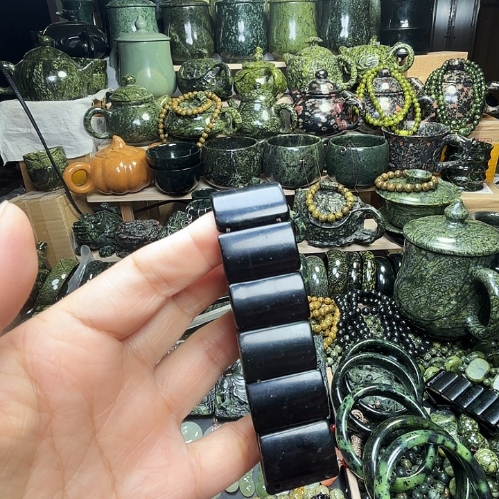 蛇纹石玉未镶嵌珠宝半成品藏玉药王石福利款黑包公手排