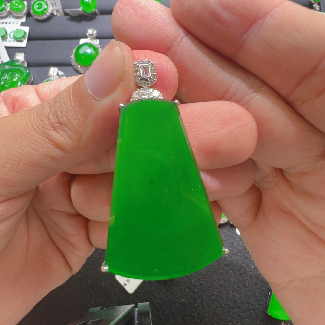 我***砖翡翠银S925镶嵌颈饰