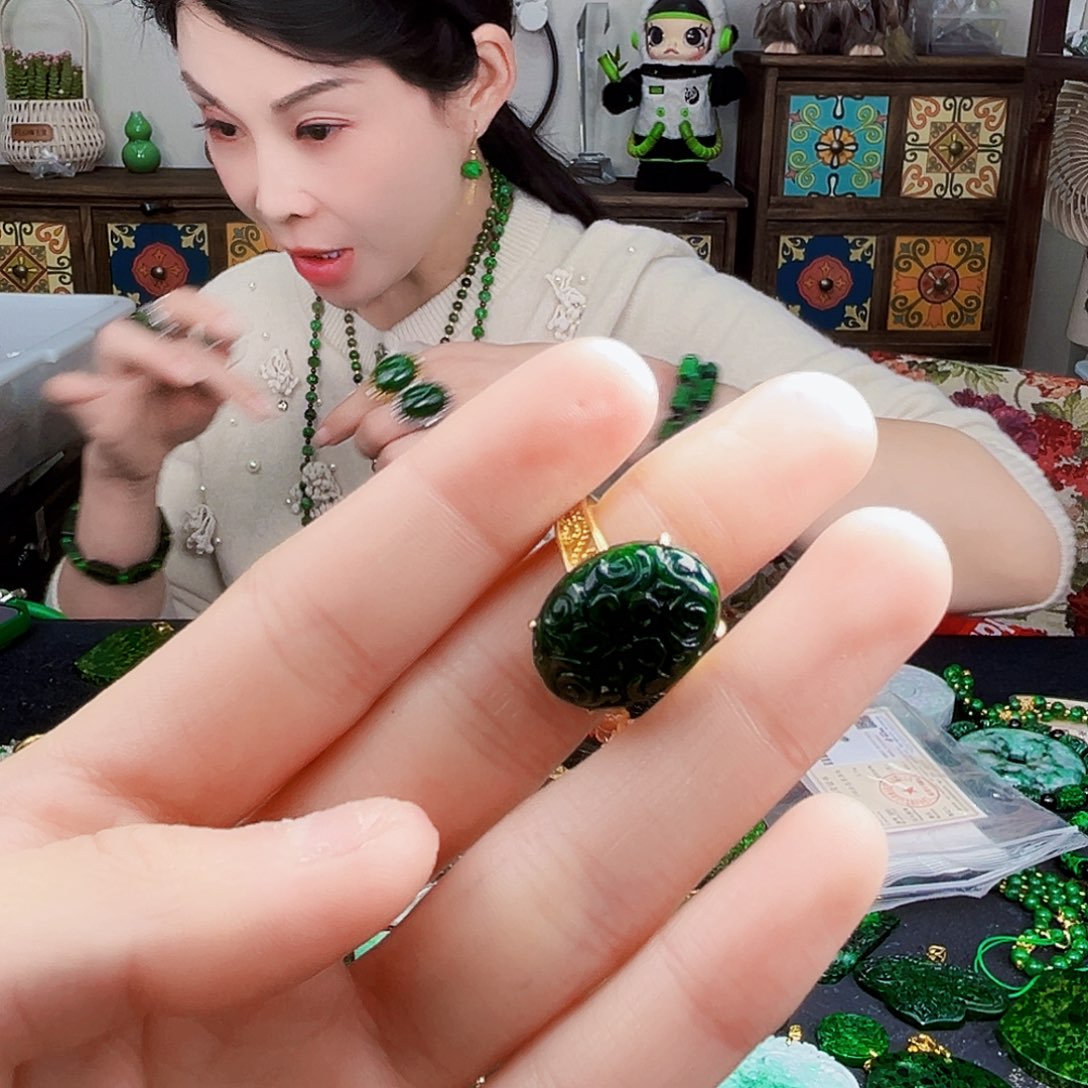 颈饰银S925镶嵌翡翠多样性