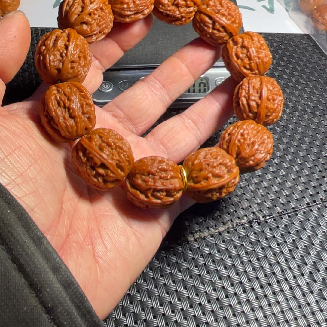 文玩核桃手串野生南疆红皮