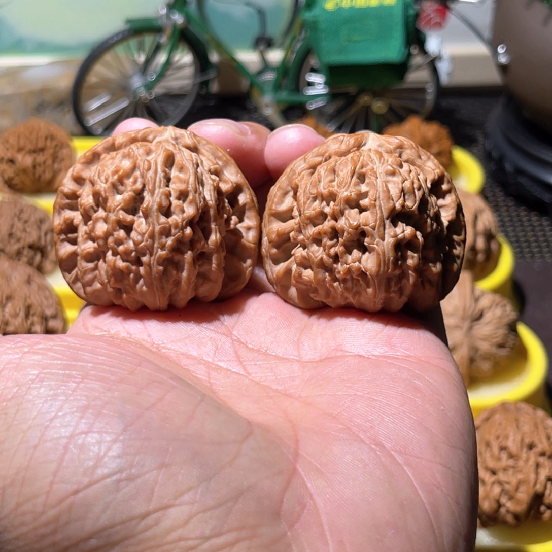 文玩核桃吊坠宁****部44全品白狮子