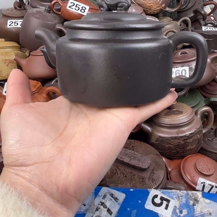 紫砂茶壶壶嘴咧的