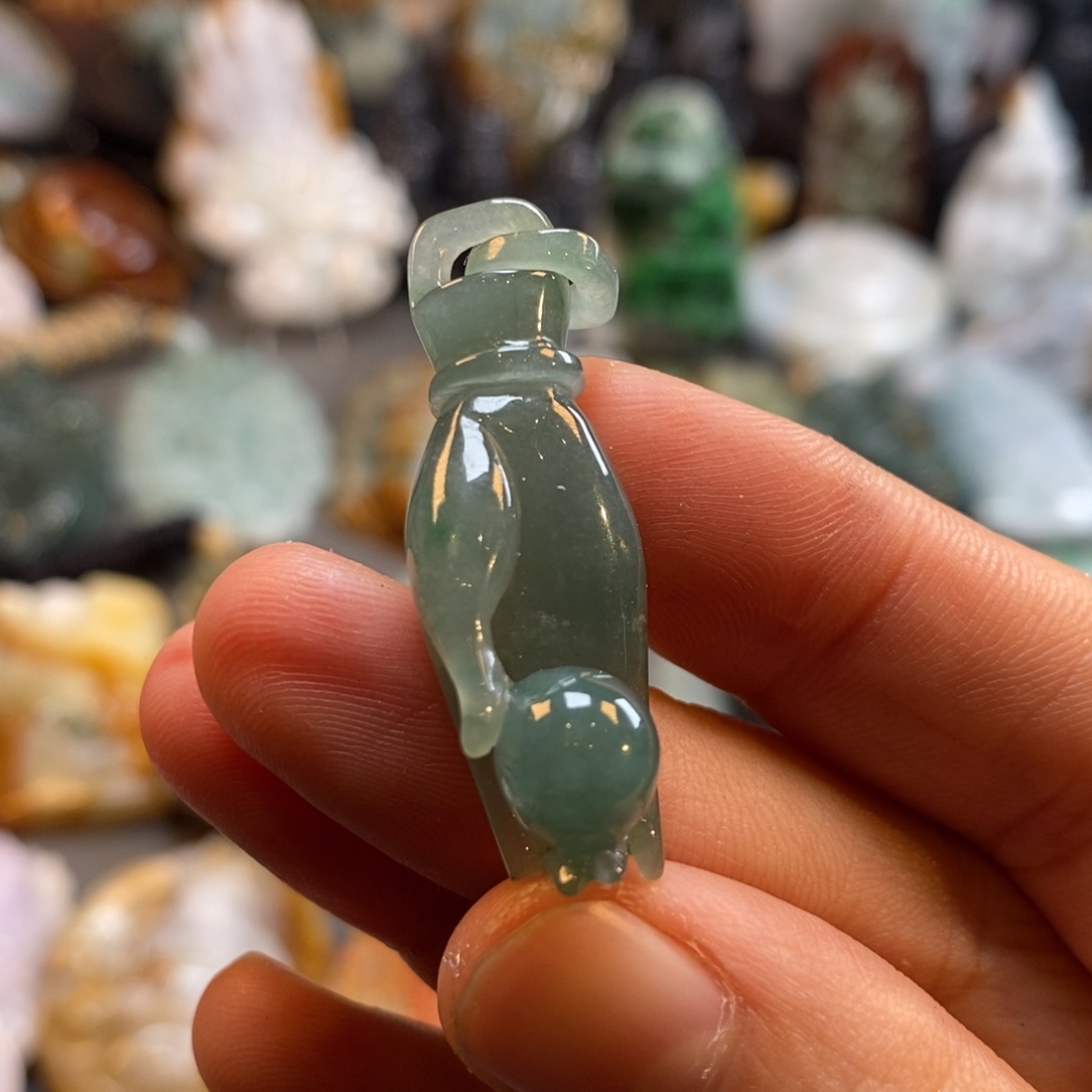 翡翠颈饰未镶嵌特色60