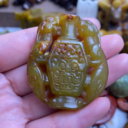 蛇纹石玉未镶嵌颈饰133