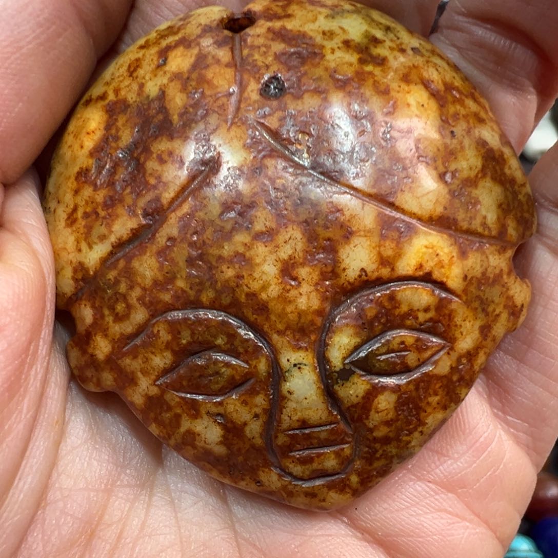 琥珀裸石未镶嵌做工精致大方