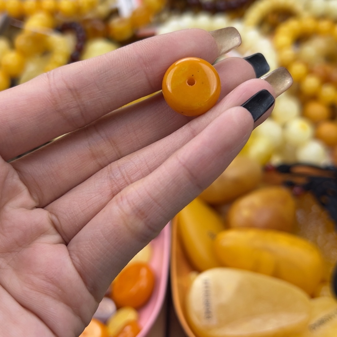 琥珀珠宝奇石未镶嵌