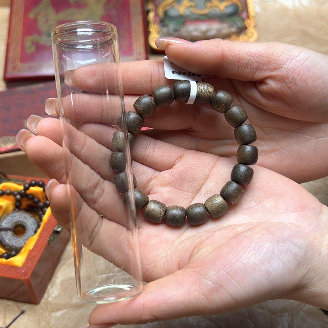 大叶紫檀（黑酸枝木类）