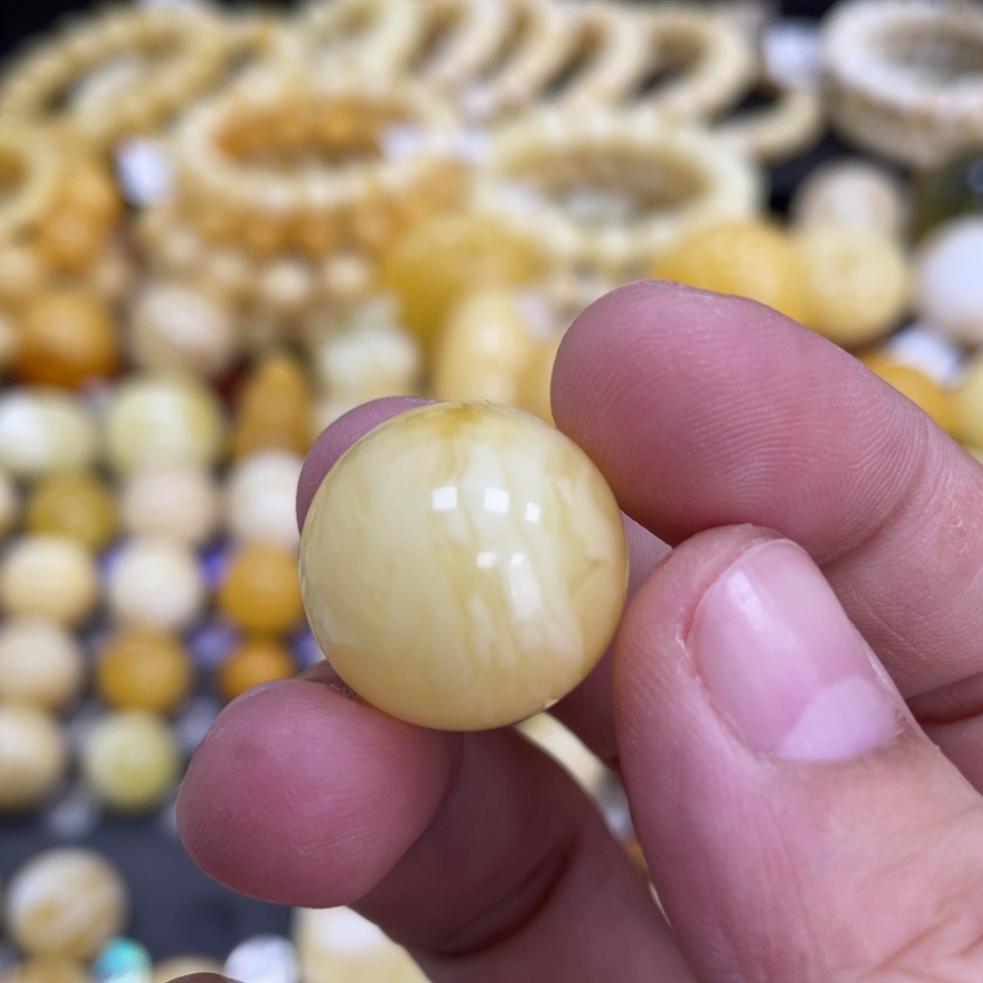 裸石蜜蜡未镶嵌18.7mm瑕