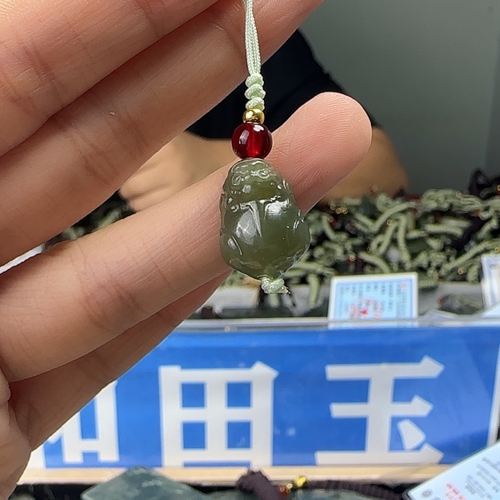 颈饰未镶嵌和田玉
