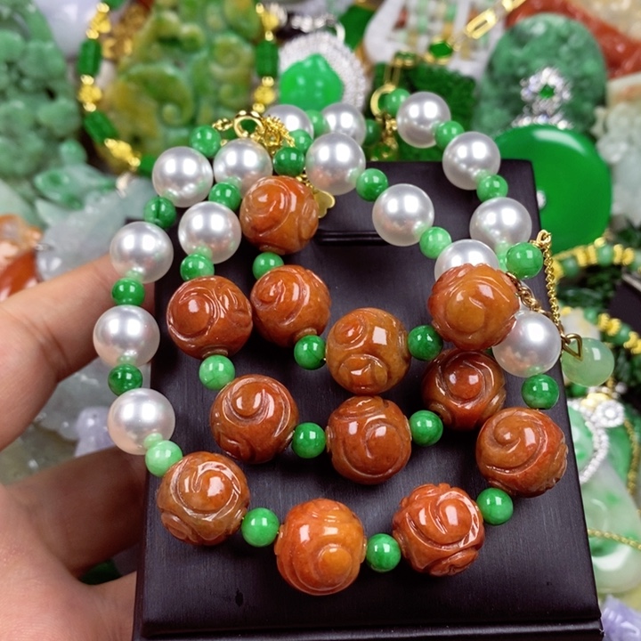 彩***姐翡翠未镶嵌吊坠(赠链)