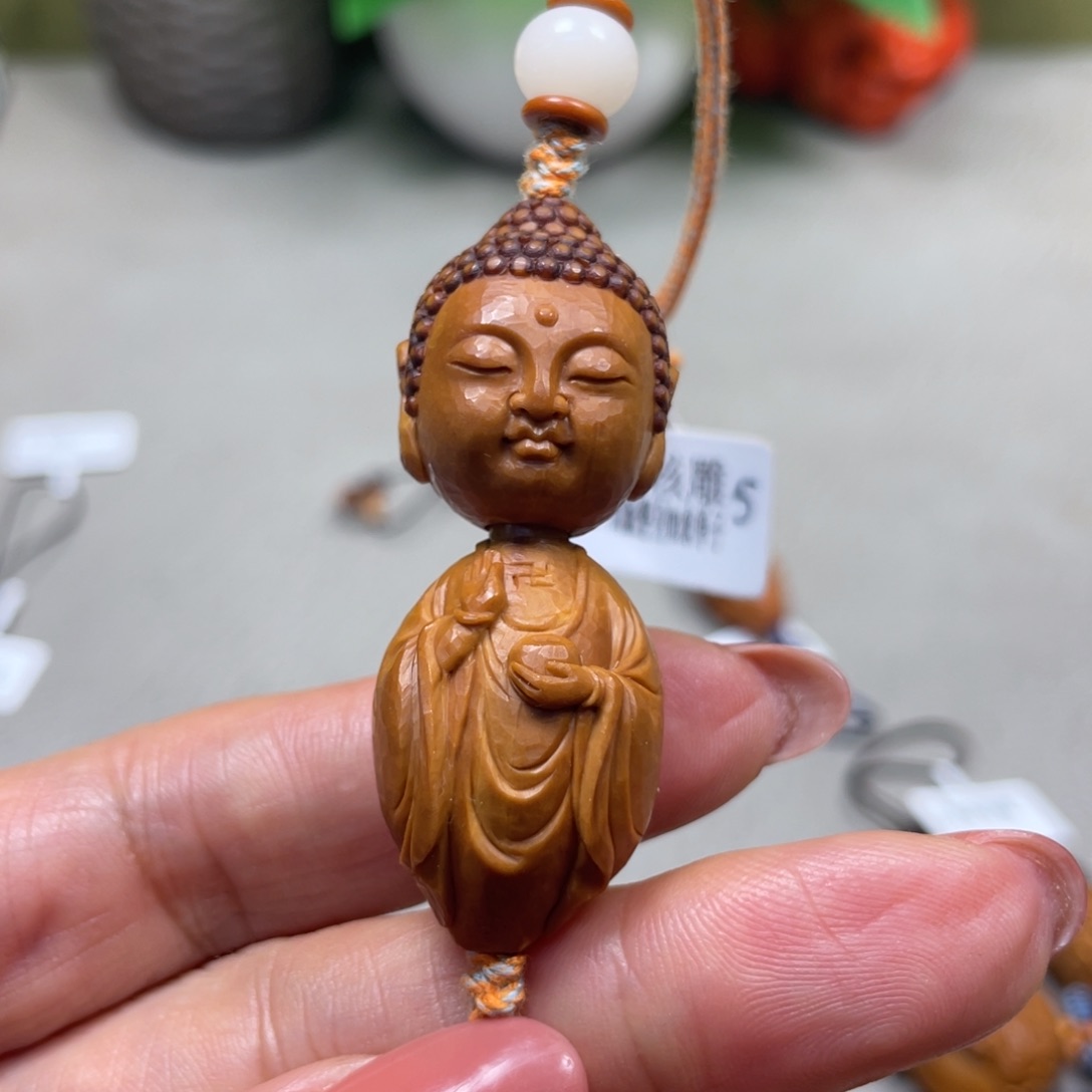 橄榄核吊坠橄榄核雕工艺