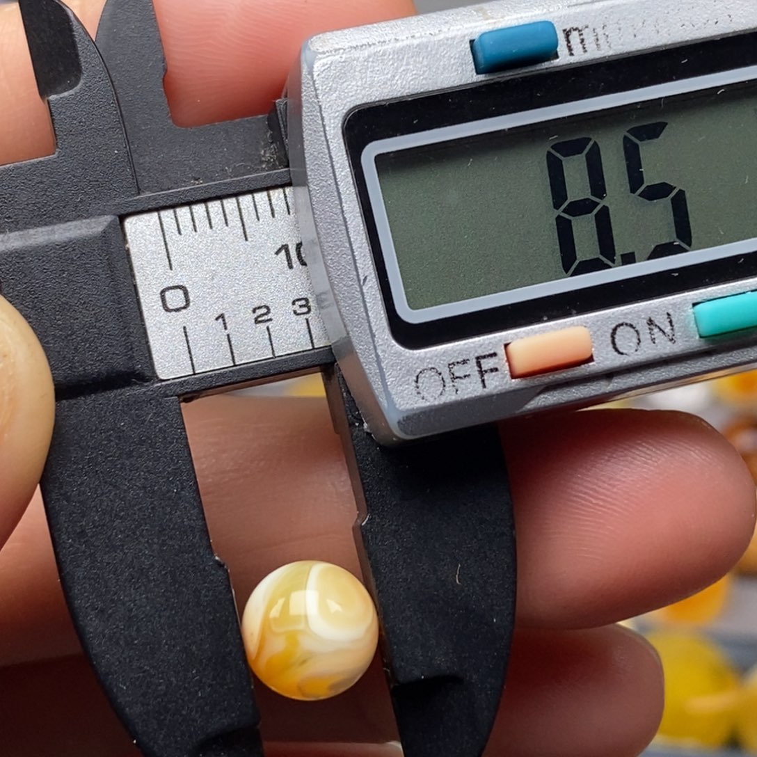 琥珀未镶嵌耳饰圆珠