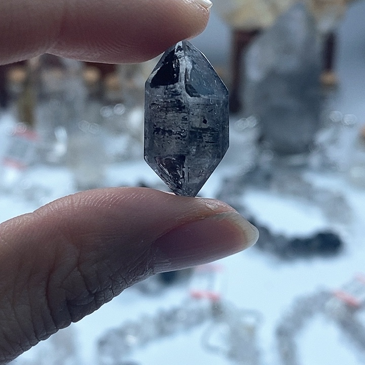 未镶嵌颈饰水晶双尖水墨画