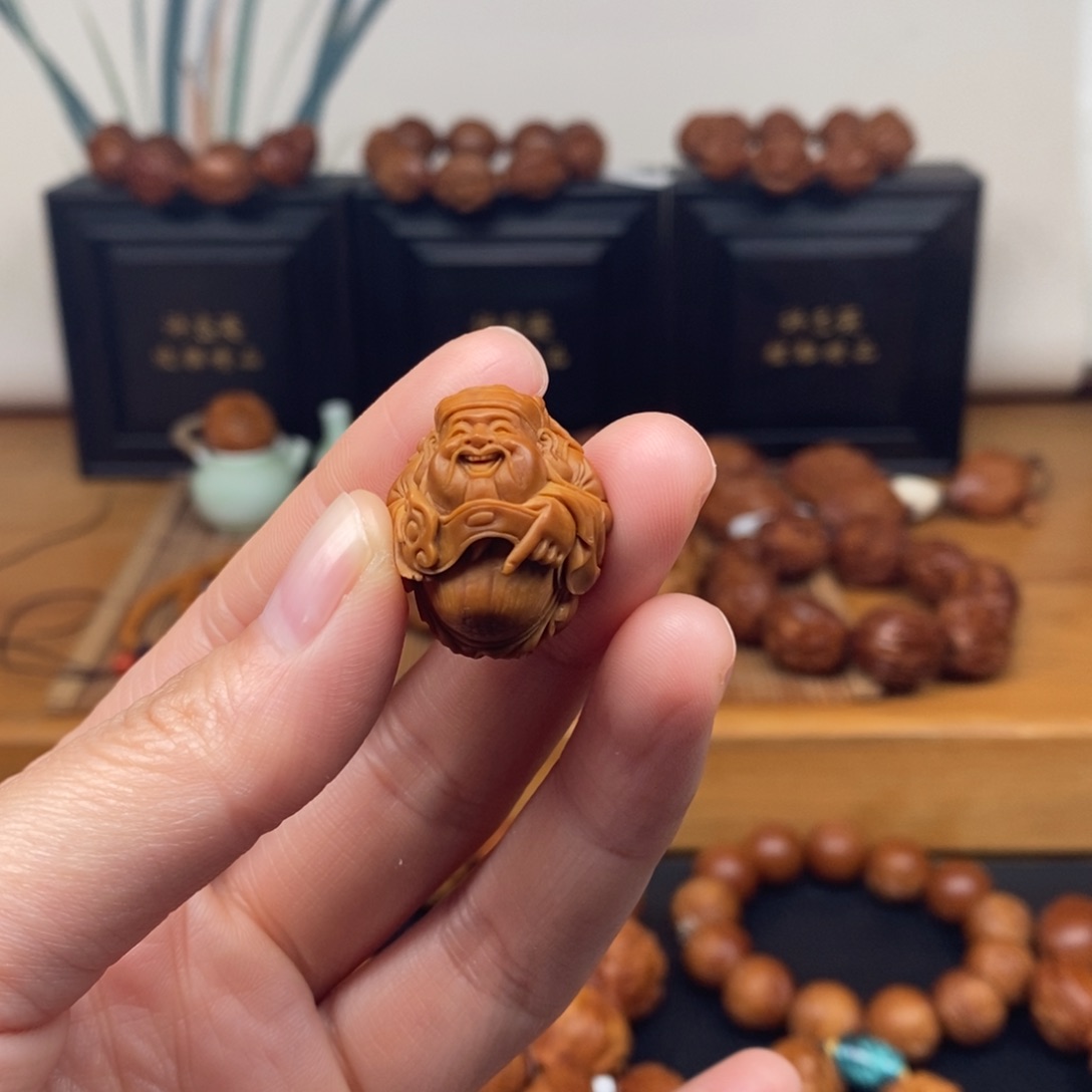 吊坠橄榄核工作室财神