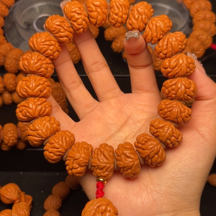 桃核手串21尺寸飞碟豹子头手持（29号链接）