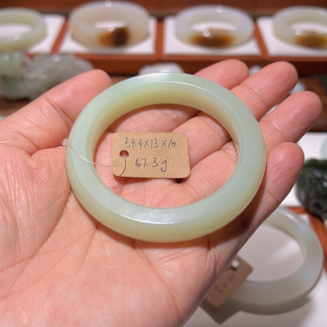 和田玉（青白玉）手镯未镶嵌