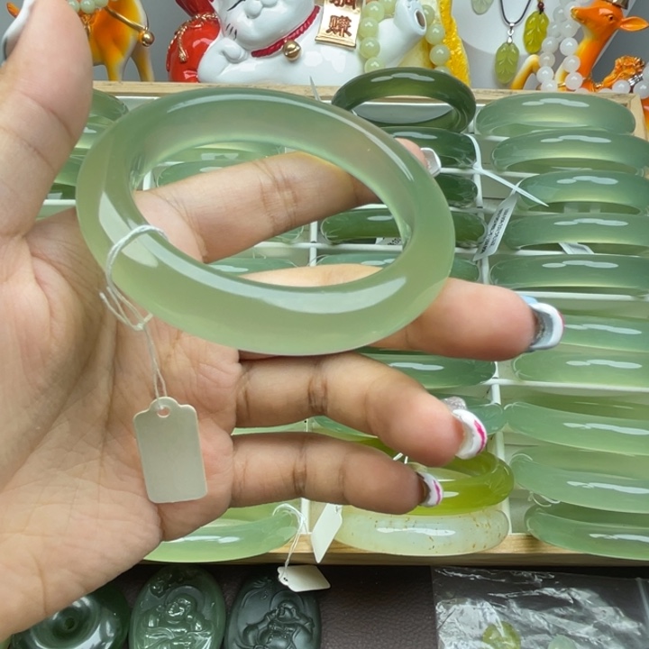 咕***宁岫玉未镶嵌手镯 岫玉手镯