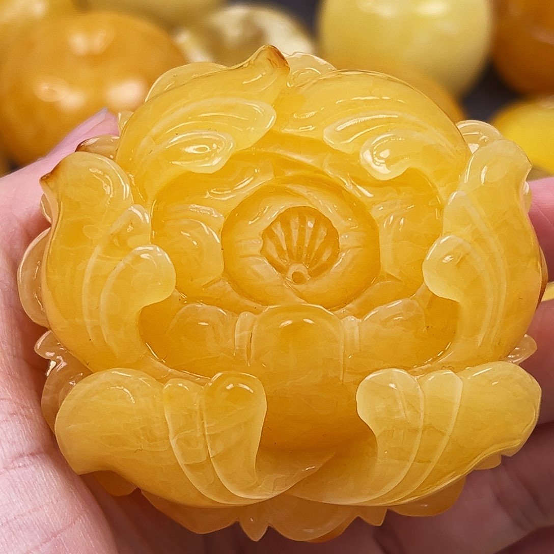 蜜蜡裸石未镶嵌大牡丹